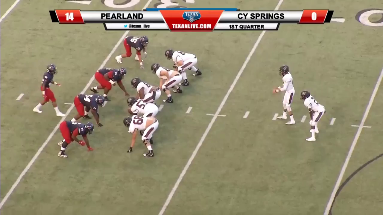 Pearland's Jaelin Benefield sprints 32 yards for a touchdown. Pearland leads Clear Springs 21-0 in 2nd quarter.