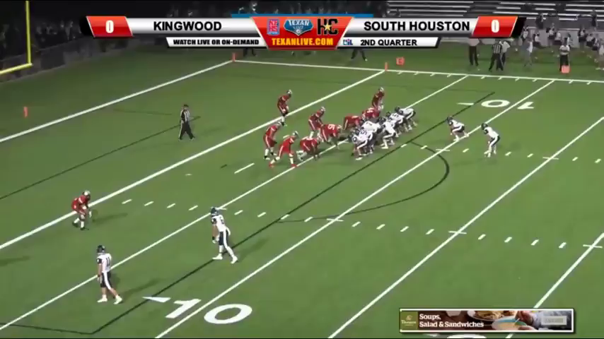 Kingwood is into the endzone first - Mustangs lead the South Houston Trojans 7-0 going into the half. 2018